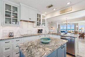 South Fletcher Spacious Family Friendly Home by RedAwning