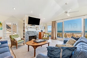 South Fletcher Spacious Family Friendly Home by RedAwning