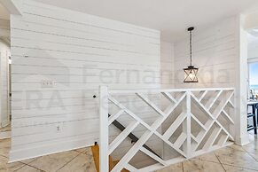 South Fletcher Spacious Family Friendly Home by RedAwning