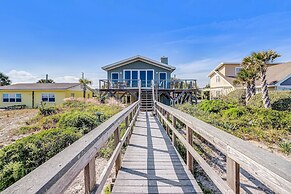 South Fletcher Spacious Family Friendly Home by RedAwning