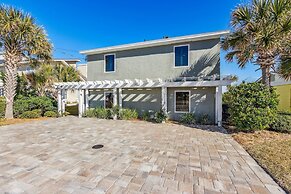 South Fletcher Spacious Family Friendly Home by RedAwning