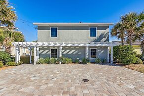 South Fletcher Spacious Family Friendly Home by RedAwning