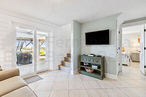 South Fletcher Spacious Family Friendly Home by RedAwning