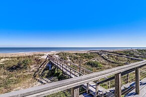 South Fletcher Spacious Family Friendly Home by RedAwning