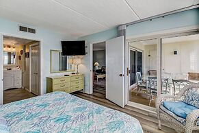 Striking Ocean View Condo with Private Walkway to the Beach by RedAwni