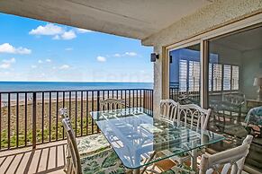 Striking Ocean View Condo with Private Walkway to the Beach by RedAwni