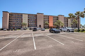 Tropical Theme Condo with Picturesque Atlantic View by RedAwning