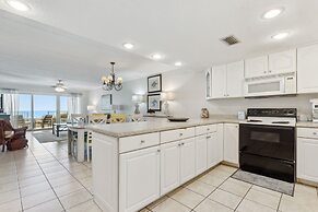 Condo with Atlantic View from Private Patio, Short Walk to the Beach b