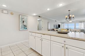 Condo with Atlantic View from Private Patio, Short Walk to the Beach b