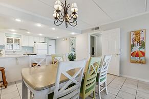 Condo with Atlantic View from Private Patio, Short Walk to the Beach b