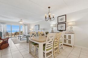 Condo with Atlantic View from Private Patio, Short Walk to the Beach b