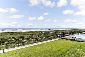 Recently Renovated Ocean Front Condo by RedAwning