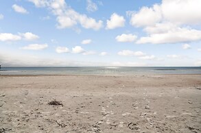 Recently Renovated Ocean Front Condo by RedAwning