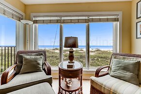 Seashore Condo with Balcony Overlooking the beach and the Atlantic by 
