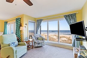 Seaboard Condo with Breathtaking Views of the Ocean by RedAwning