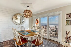 Gorgeous Oceanfront Views Condo with On Site Pool and Fully Covered Pa