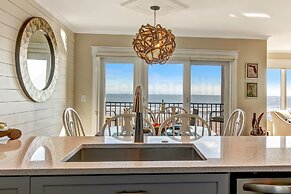 Gorgeous Oceanfront Views Condo with On Site Pool and Fully Covered Pa