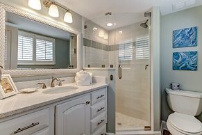 Gorgeous Oceanfront Views Condo with On Site Pool and Fully Covered Pa