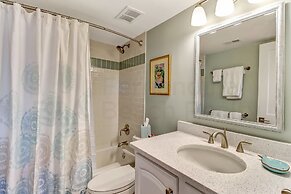 Gorgeous Oceanfront Views Condo with On Site Pool and Fully Covered Pa