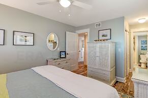 Gorgeous Oceanfront Views Condo with On Site Pool and Fully Covered Pa