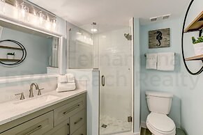 Rustic Theme Condo with Scenic Ocean View by RedAwning