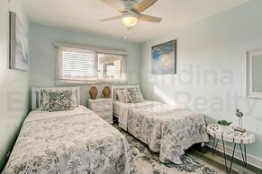 Rustic Theme Condo with Scenic Ocean View by RedAwning