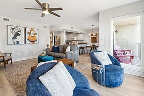 Brilliantly Decorated Condo for Your Perfect Beach Escape by RedAwning