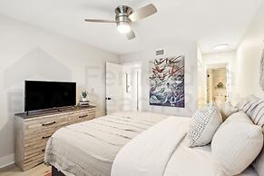 Brilliantly Decorated Condo for Your Perfect Beach Escape by RedAwning