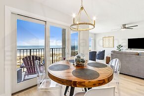 Brilliantly Decorated Condo for Your Perfect Beach Escape by RedAwning