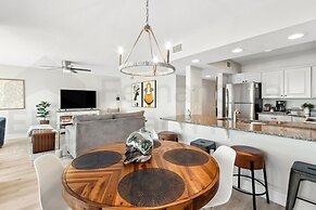 Brilliantly Decorated Condo for Your Perfect Beach Escape by RedAwning