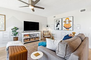 Brilliantly Decorated Condo for Your Perfect Beach Escape by RedAwning