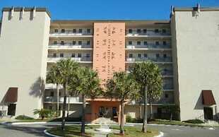 Amelia South H6 by RedAwning