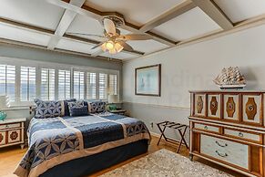 Comfortable Condo With Beautiful Ocean view by RedAwning