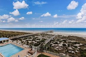 Comfortable Condo With Beautiful Ocean view by RedAwning