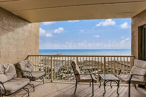 Comfortable Condo With Beautiful Ocean view by RedAwning