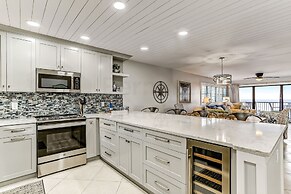 Corner Unit Condo with unobstructed views of the Atlantic by RedAwning