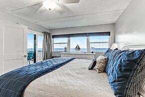 Corner Unit Condo with unobstructed views of the Atlantic by RedAwning