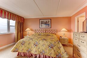 Tastefully Decorated Condo with Scenic Beach Views by RedAwning