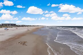 Tastefully Decorated Condo with Scenic Beach Views by RedAwning