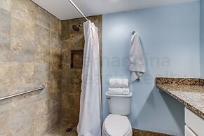 Upper unit Overlooking the Beautiful Outdoor Space and Pier by RedAwni