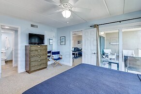 Upper unit Overlooking the Beautiful Outdoor Space and Pier by RedAwni