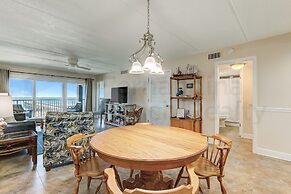 Upper unit Overlooking the Beautiful Outdoor Space and Pier by RedAwni