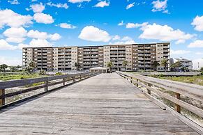 Upper unit Overlooking the Beautiful Outdoor Space and Pier by RedAwni