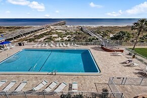 Convenience Direct Oceanfront Condo with Private Balcony by RedAwning