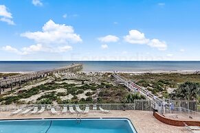 Convenience Direct Oceanfront Condo with Private Balcony by RedAwning