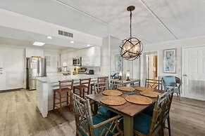 Upper Unit Condo Overlooking Both the Ocean Pier and Swimming Pool by 