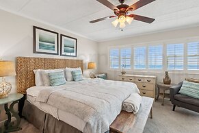 Upper Unit Condo Overlooking Both the Ocean Pier and Swimming Pool by 