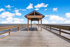 Upper Unit Condo Overlooking Both the Ocean Pier and Swimming Pool by 