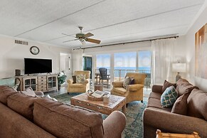 Upper Unit Condo Overlooking Both the Ocean Pier and Swimming Pool by 