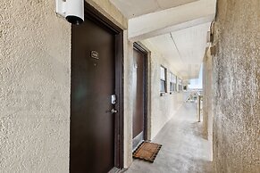 Upper Unit Condo Overlooking Both the Ocean Pier and Swimming Pool by 